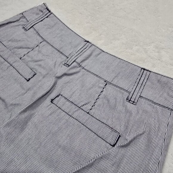 H&M Pinstripe Cotton Mini Skirt – Side Zip, Button Pockets – NWT – Size 4 - Picture 7 of 9